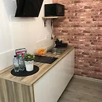 Brzeska 10 Apartmán