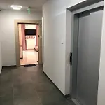 Brzeska 10 Apartman Varsó