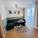 Brzeska 10 * Warszawa