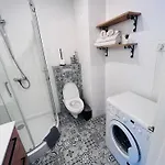 Brzeska 10 *