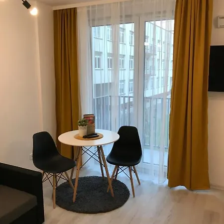 Appartement Brzeska 10 *