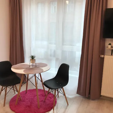 Apartament Brzeska 10 *