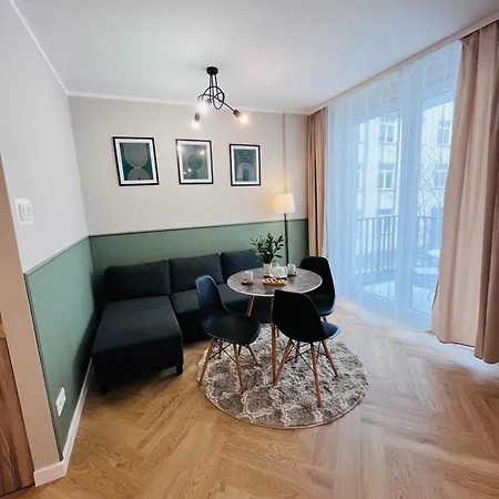 Brzeska 10 * 华沙